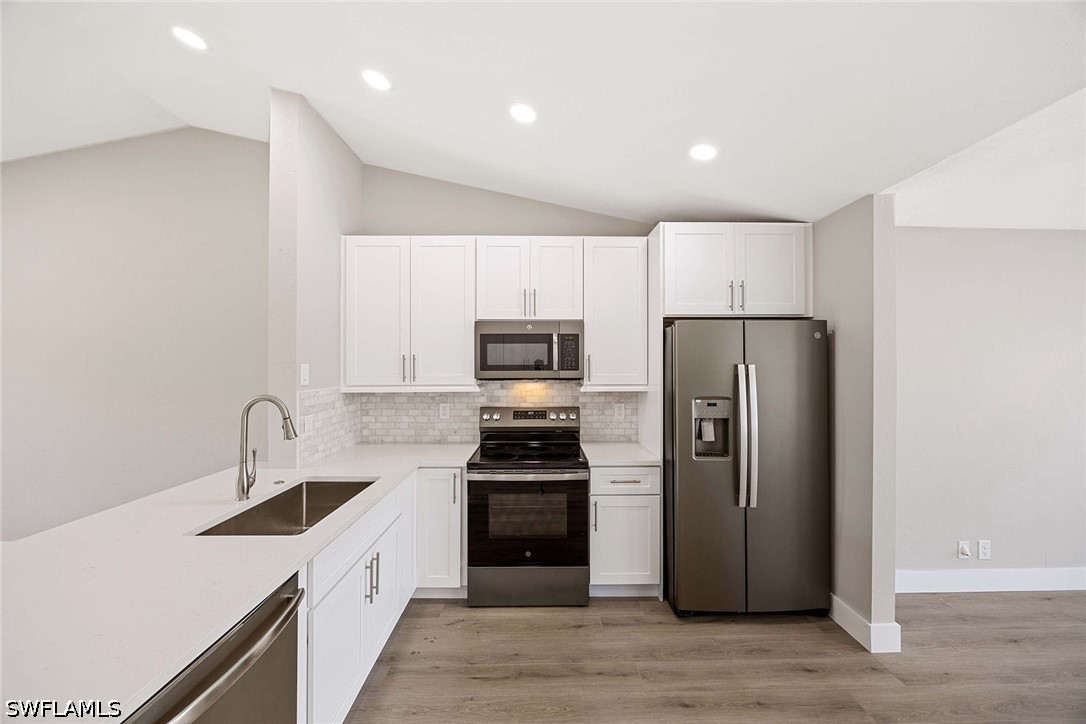 2 Bed Condominium for Sale in Shore Club, FL, $3,000 — photo 10