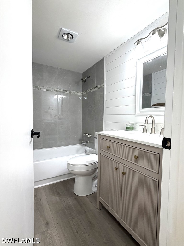 2 Bed Condominium for Sale in Naples, FL, $184,900 — photo 10