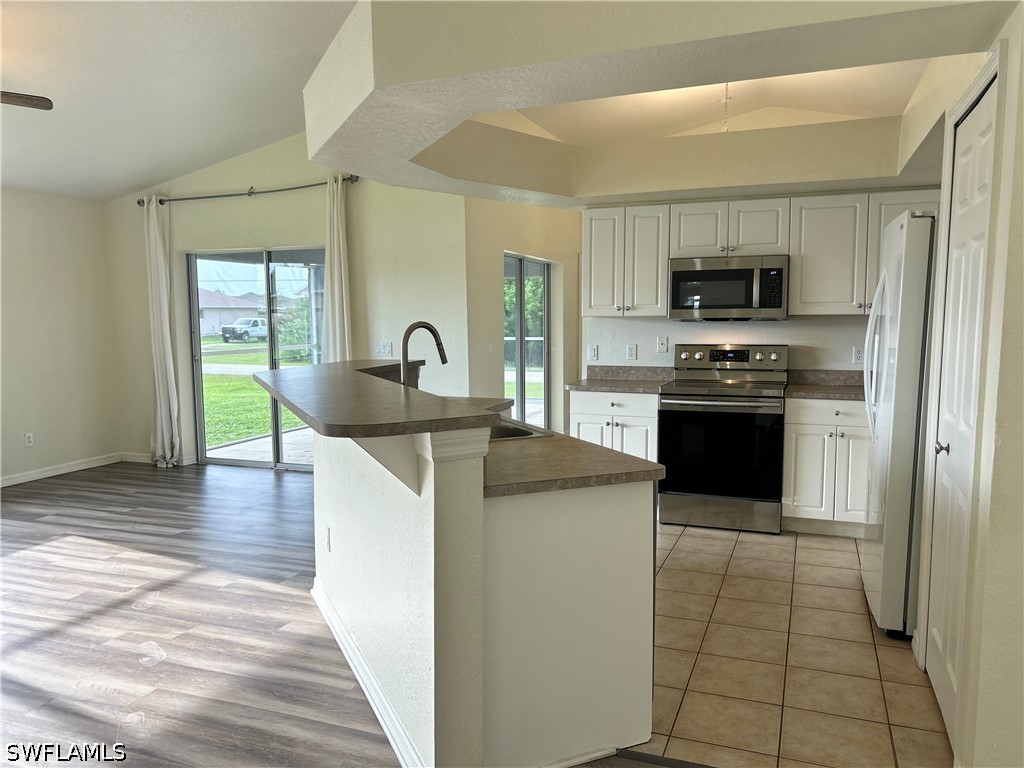 3 Bed SingleFamilyResidence for Sale in Buckingham, FL — photo 10