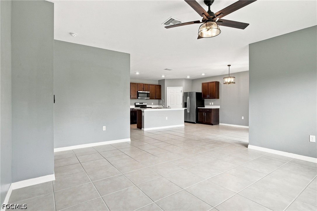 4 Bed SingleFamilyResidence for Sale in Entrada, FL — photo 10