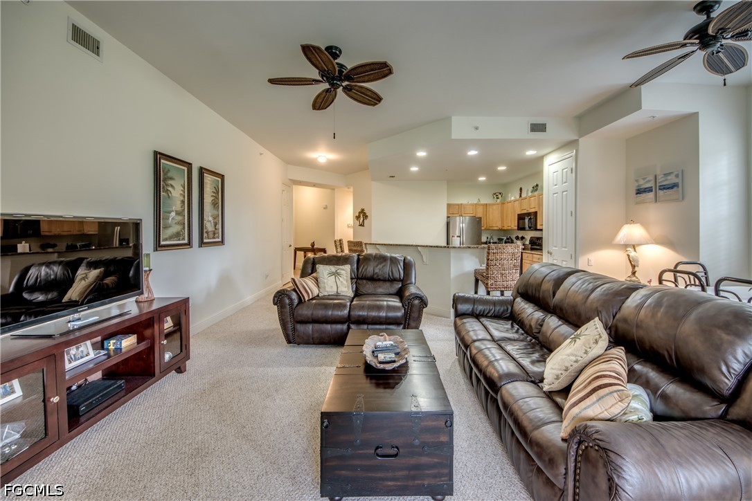2 Bed Condominium for Sale in Tuscany Court, FL, $250,000 — photo 10