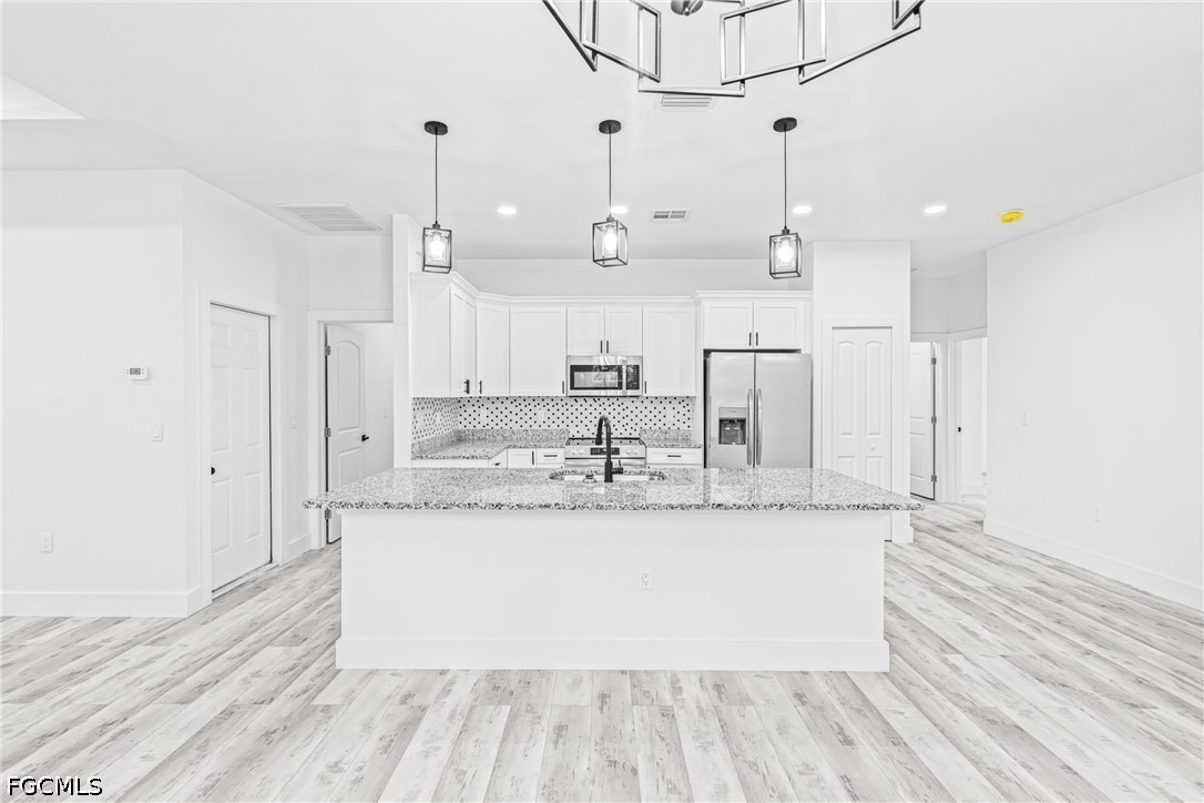 3 Bed SingleFamilyResidence for Sale in Fort Myers, FL — photo 10