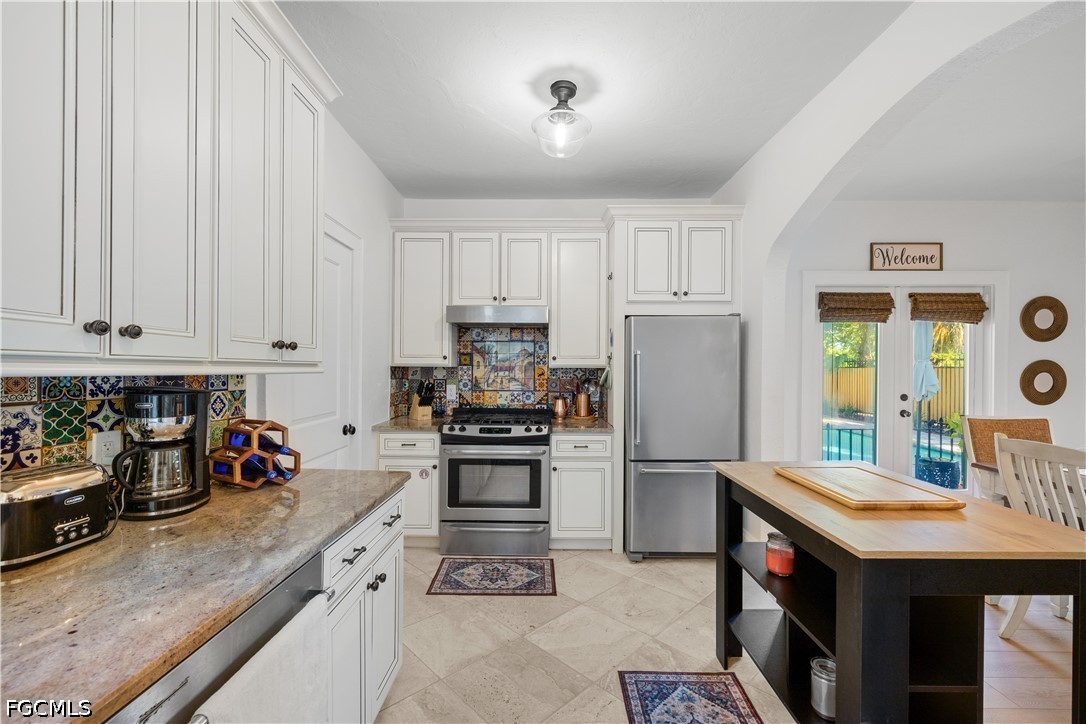 3 Bed Pool Home for Sale in Edison Park, FL, $3,900 — photo 10