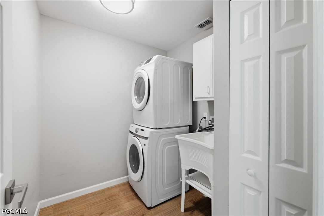 3 Bed SingleFamilyResidence for Sale in Cape Coral, photo 10