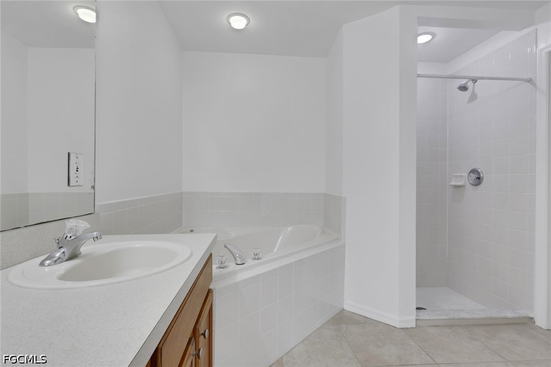 3 Bed SingleFamilyResidence for Sale in Cape Coral, FL — photo 10