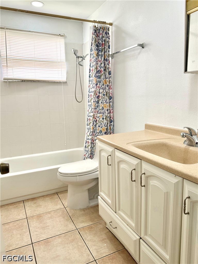 2 Bed Condominium for Sale in Fort Myers, FL, $1,100 — photo 10