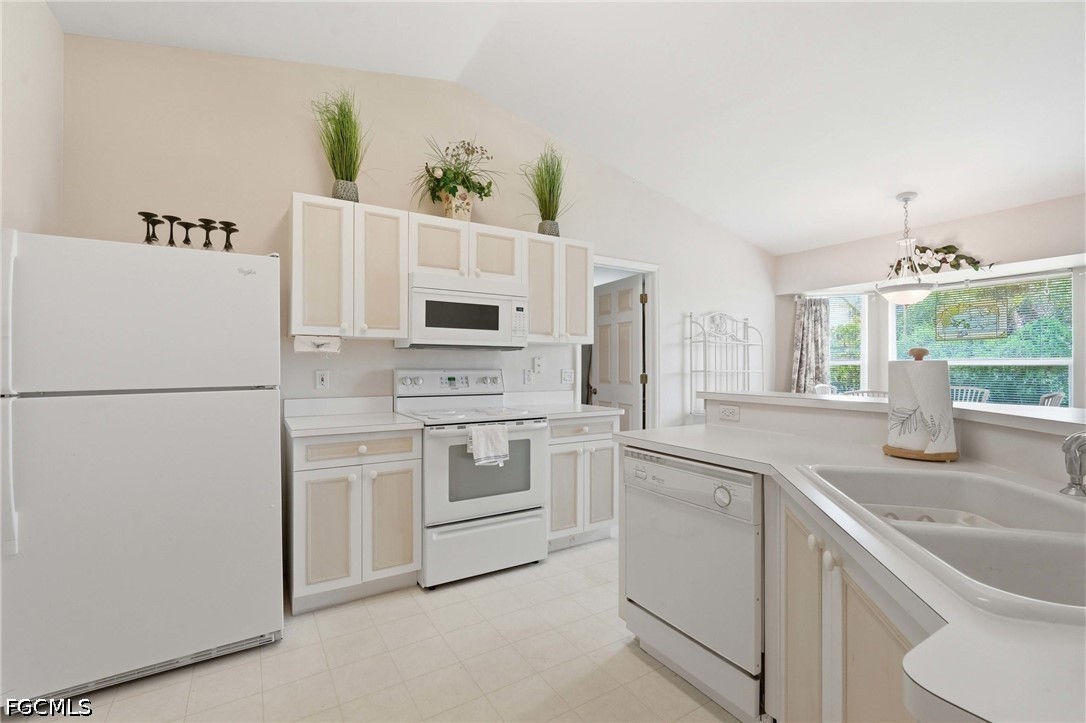3 Bed SingleFamilyResidence for Sale in Lehigh Acres, photo 10