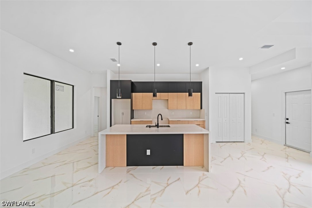 4 Bed SingleFamilyResidence for Sale in 900 Building, FL — photo 10