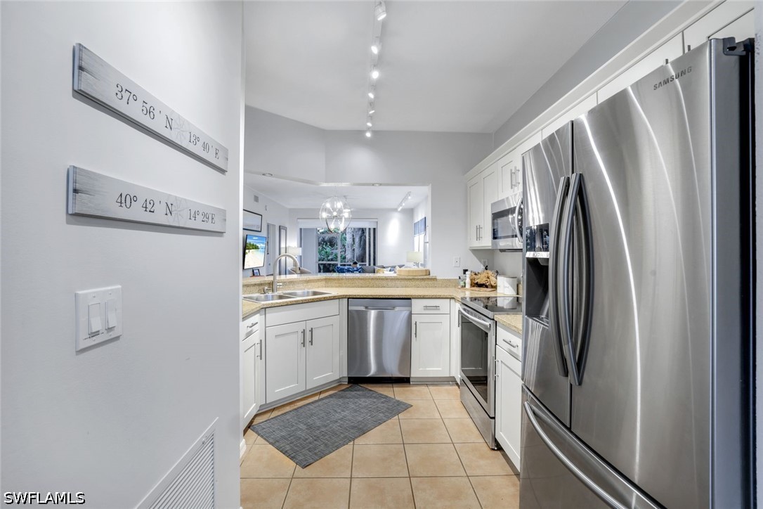 3 Bed Condominium for Sale in Naples, FL, $11,000 — photo 10