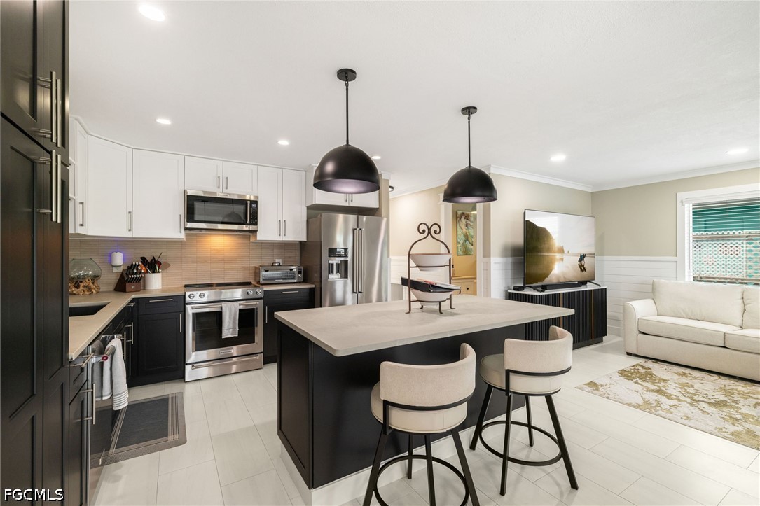 2 Bed Pool Home for Sale in Island Harbors, photo 10