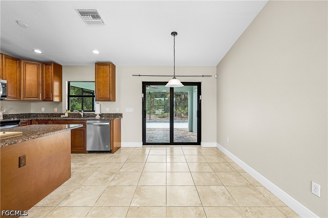 3 Bed Pool Home for Sale in Charlotte Shores, photo 10
