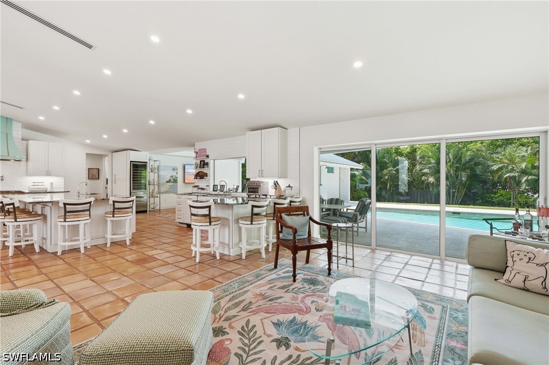 4 Bed Pool Home for Sale in Park Shore, photo 10