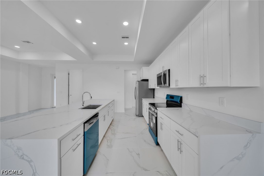 4 Bed SingleFamilyResidence for Sale in Lehigh Acres, photo 10