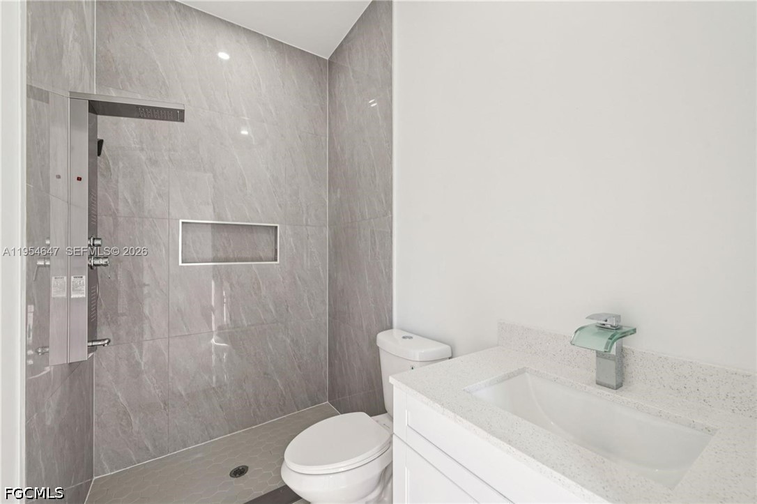 3 Bed SingleFamilyResidence for Sale in Lehigh Acres, FL — photo 10