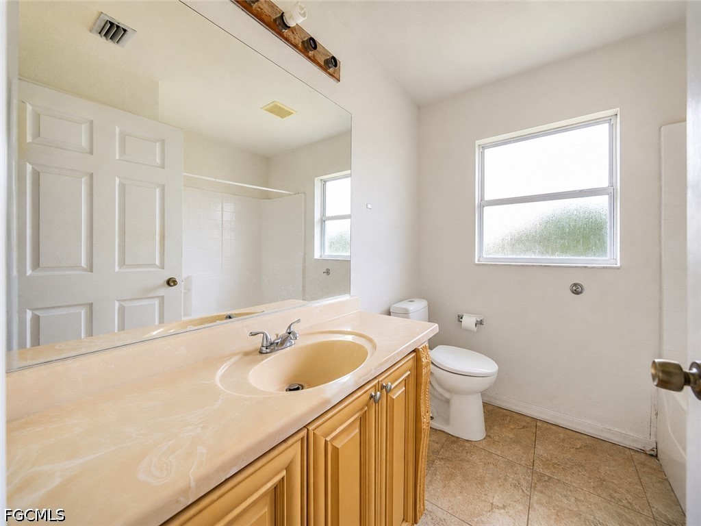 4 Bed SingleFamilyResidence for Sale in Lehigh Acres, photo 10