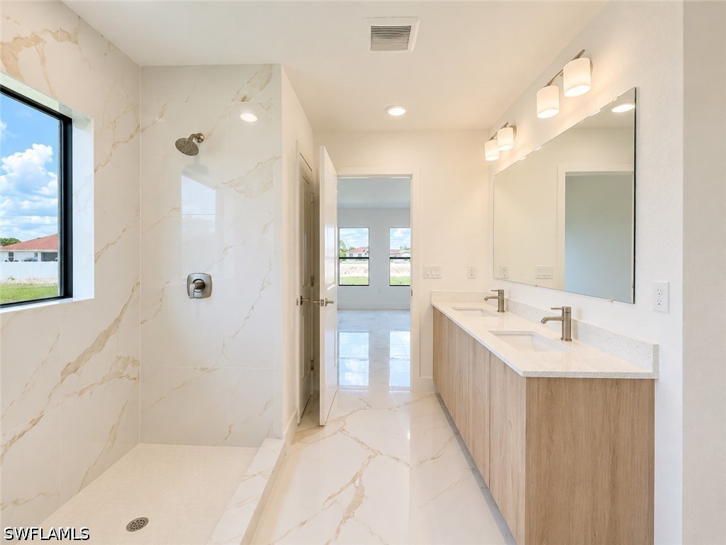 3 Bed SingleFamilyResidence for Sale in Lehigh Acres, photo 10