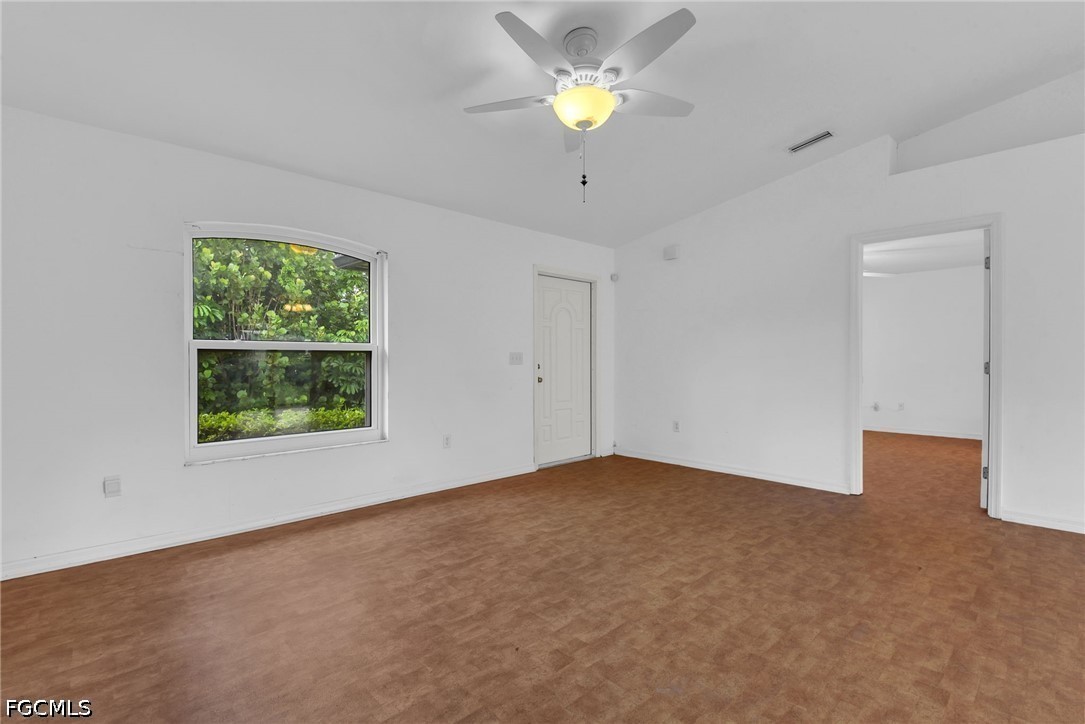 2 Bed SingleFamilyResidence for Sale in Lehigh Acres, photo 10