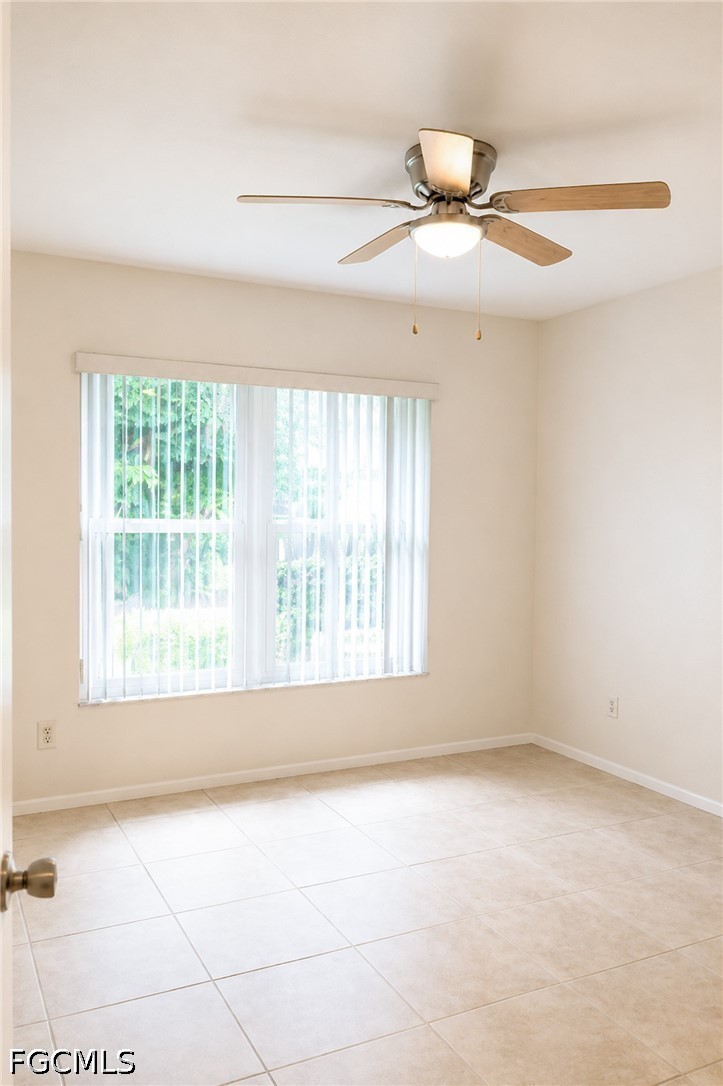 2 Bed Condominium for Sale in Cape Coral, photo 10