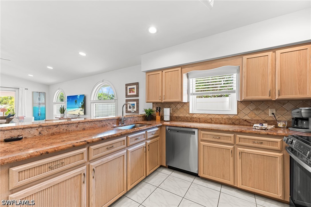 3 Bed Pool Home for Sale in Naples Park, photo 10