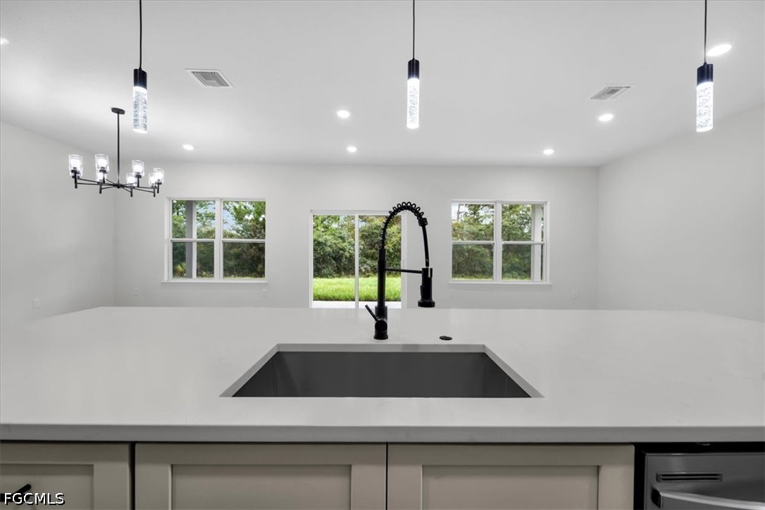 4 Bed SingleFamilyResidence for Sale in Sun N Lakes, photo 10