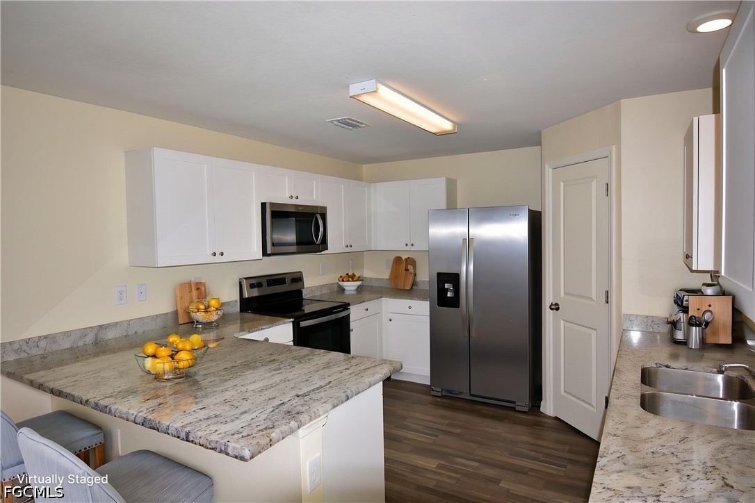 4 Bed SingleFamilyResidence for Sale in Cape Coral, photo 10