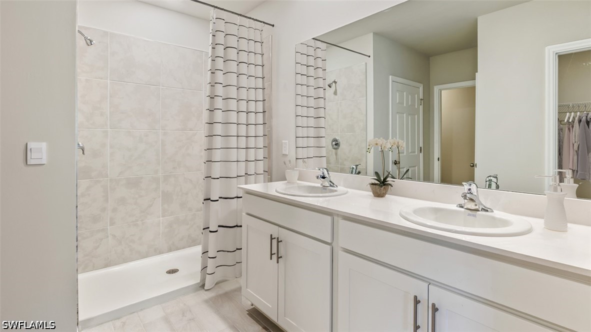 4 Bed SingleFamilyResidence for Sale in Cape Coral, photo 10