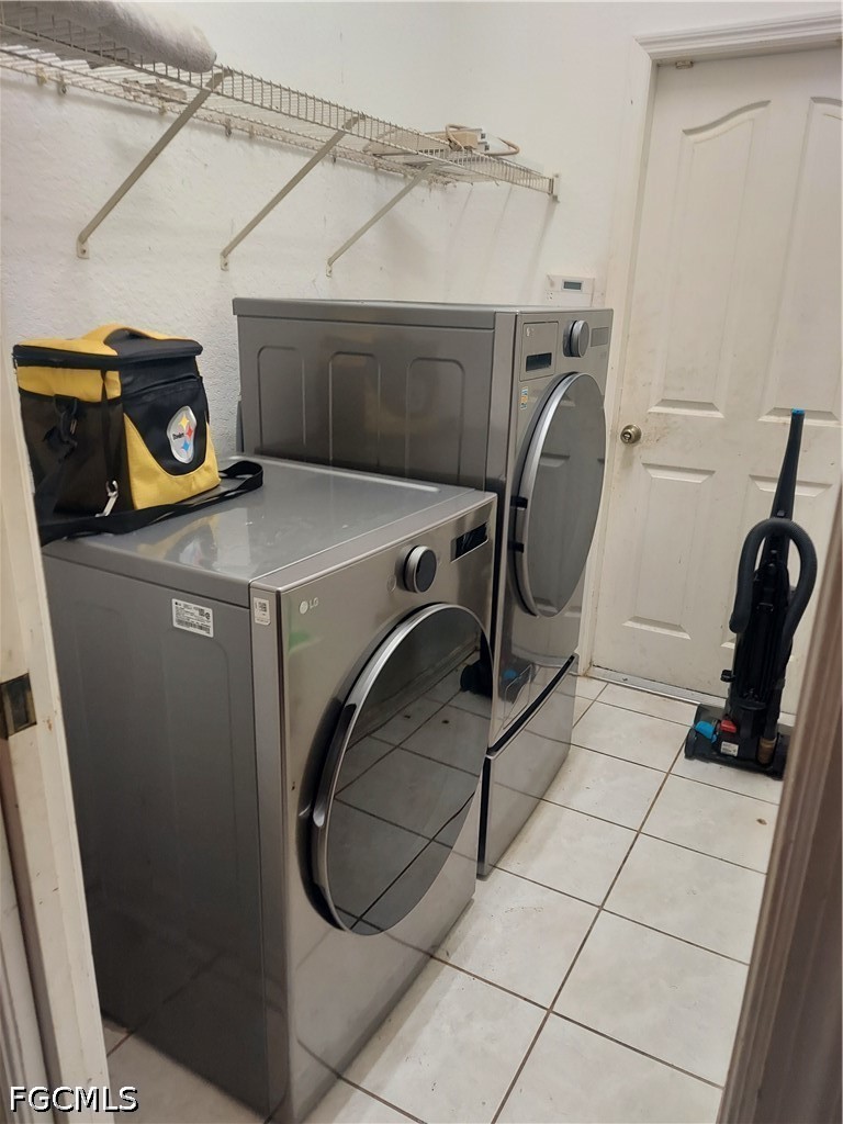 3 Bed SingleFamilyResidence for Sale in Cape Coral, photo 10