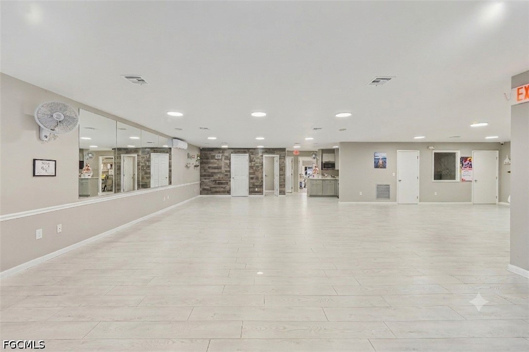 Office for Sale in Fort Myers, photo 10