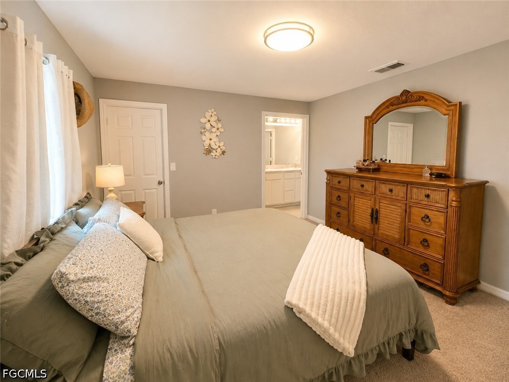 3 Bed SingleFamilyResidence for Sale in Cape Coral, photo 10