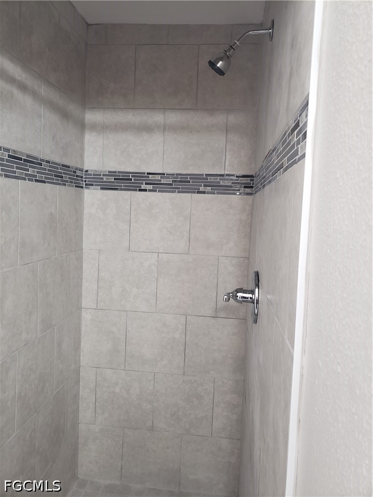 1 Bed Duplex for Sale in Fort Myers, photo 10