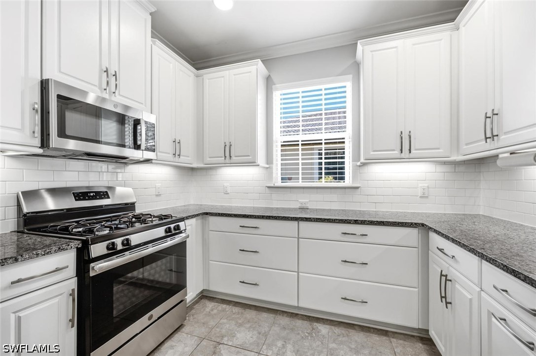 2 Bed Attached for Sale in Naples, photo 10