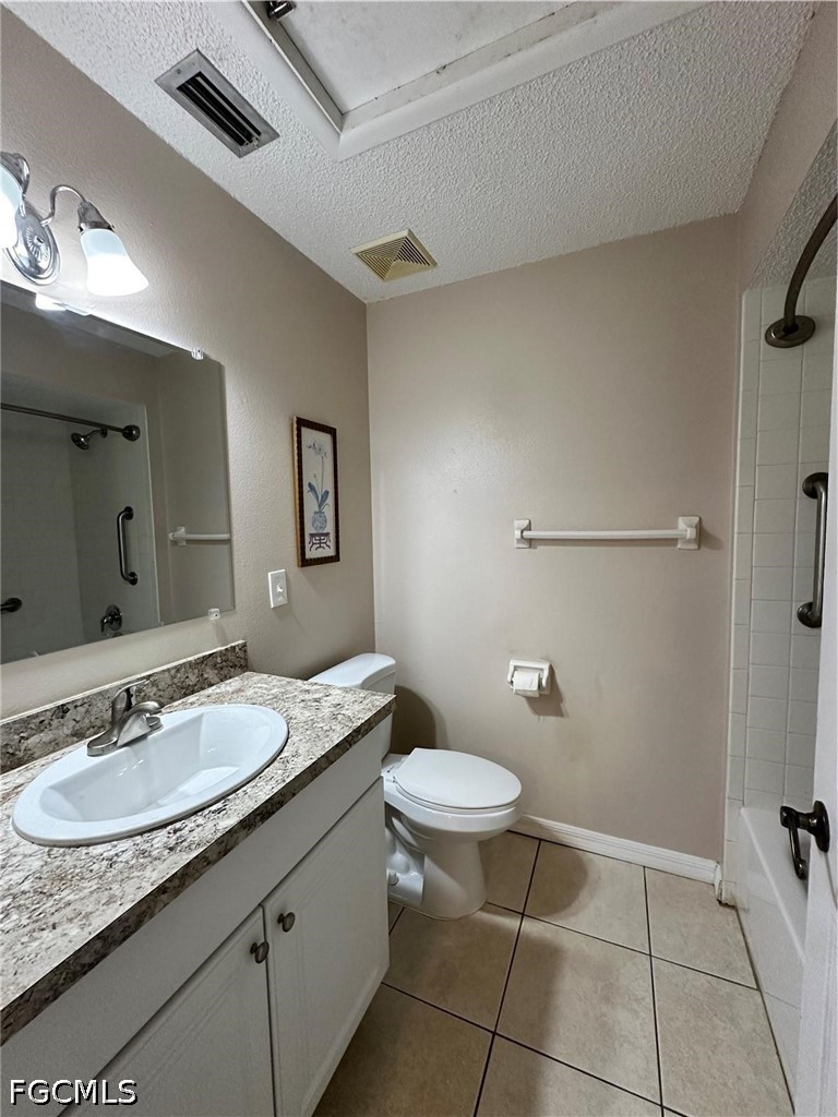 1 Bed Waterfront Home for Sale in Port Charlotte, photo 10
