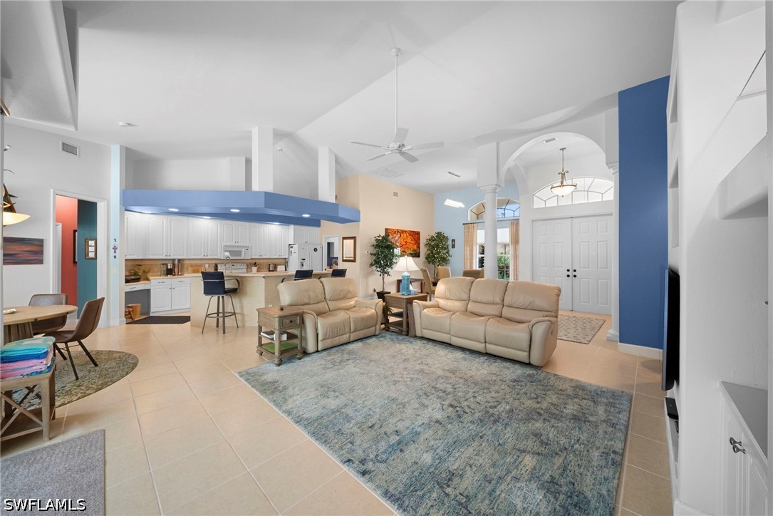 3 Bed Pool Home for Sale in Spanish Wells, photo 10