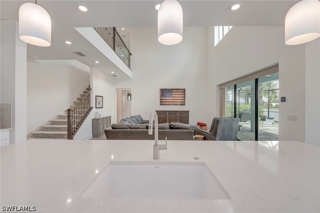 5 Bed Pool Home for Sale in Avalon Park, photo 10