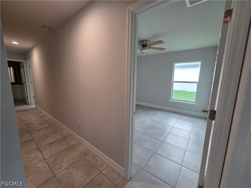 4 Bed SingleFamilyResidence for Sale in Lehigh Acres, photo 10