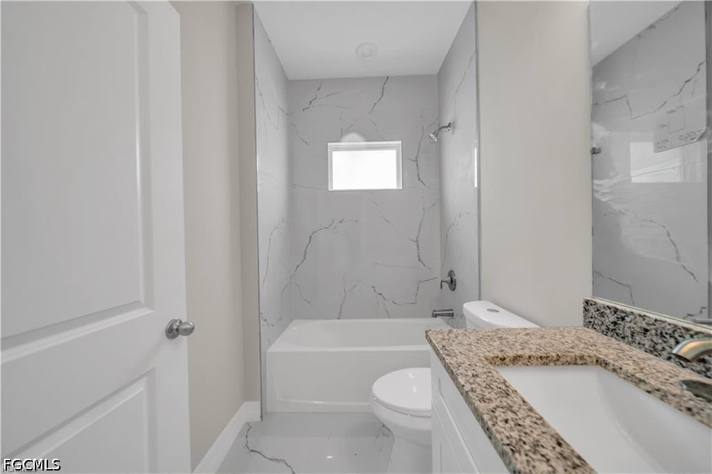 4 Bed SingleFamilyResidence for Sale in Lehigh Acres, photo 10