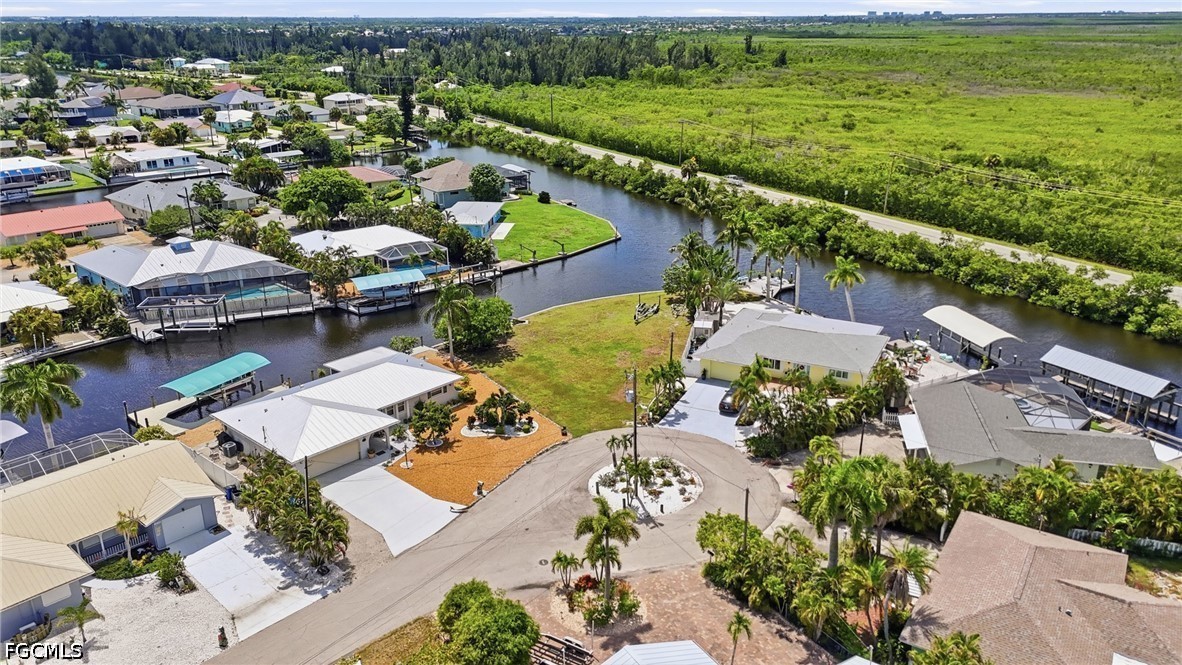 Waterfront Home for Sale in Matlacha Isles, photo 10