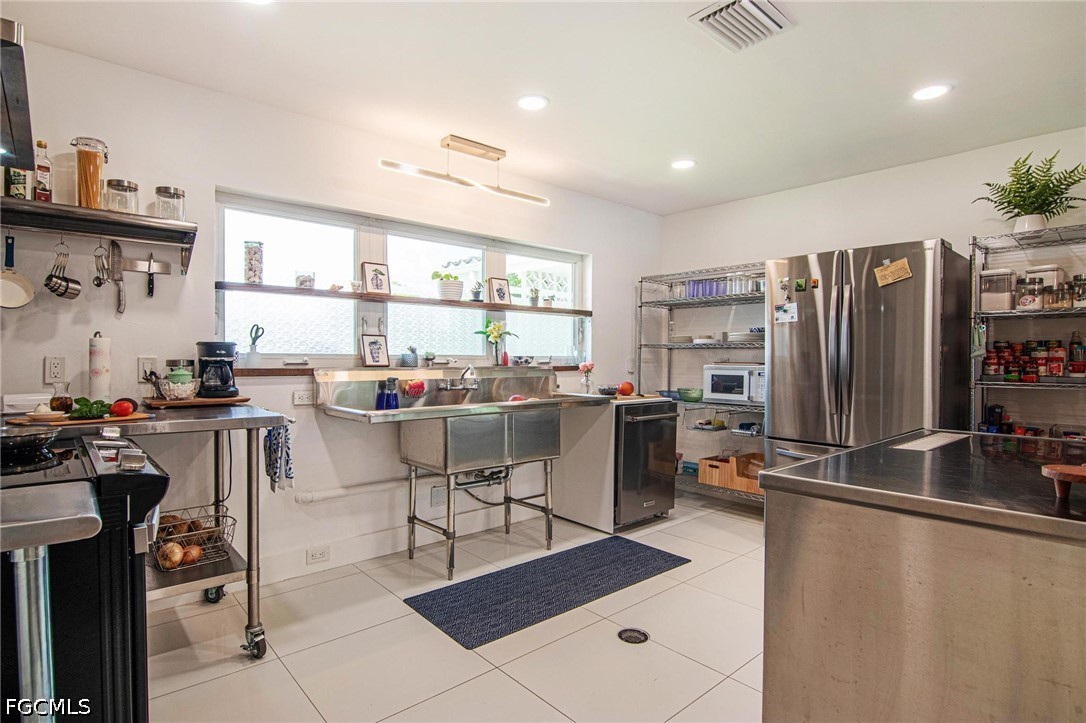 3 Bed Pool Home for Sale in Bellaire Estates, photo 10