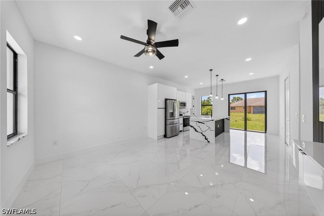 3 Bed SingleFamilyResidence for Sale in Lehigh Acres, photo 10