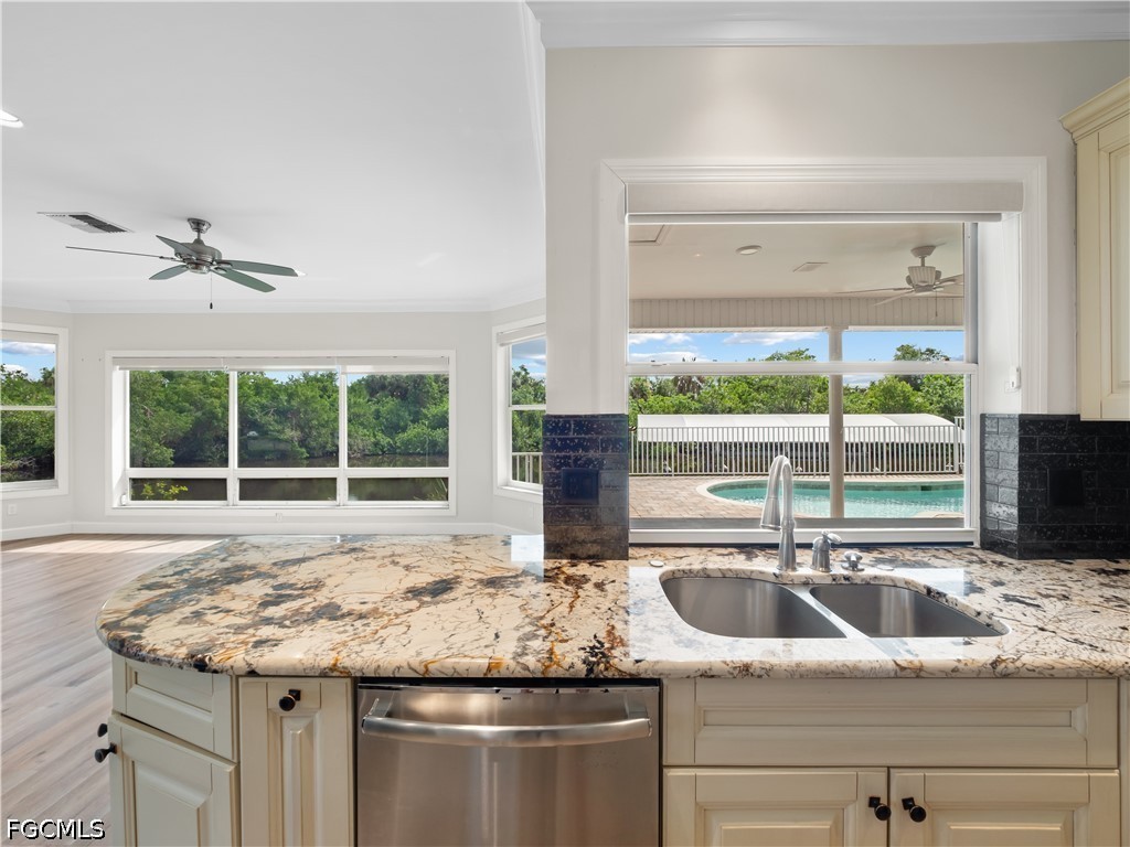 3 Bed Pool Home for Sale in Natoma Park, photo 10