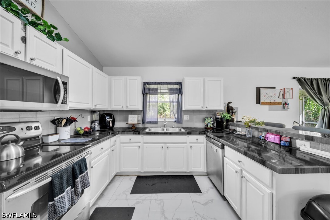 4 Bed SingleFamilyResidence for Sale in Naples, photo 10