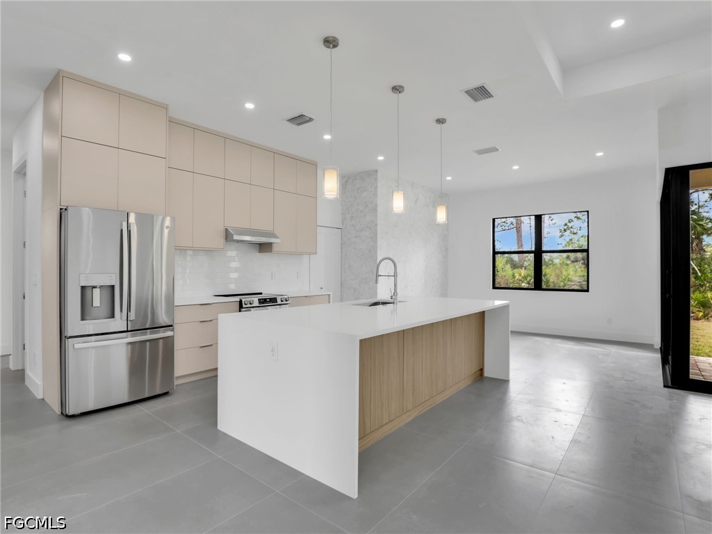 3 Bed SingleFamilyResidence for Sale in Port Charlotte, photo 10
