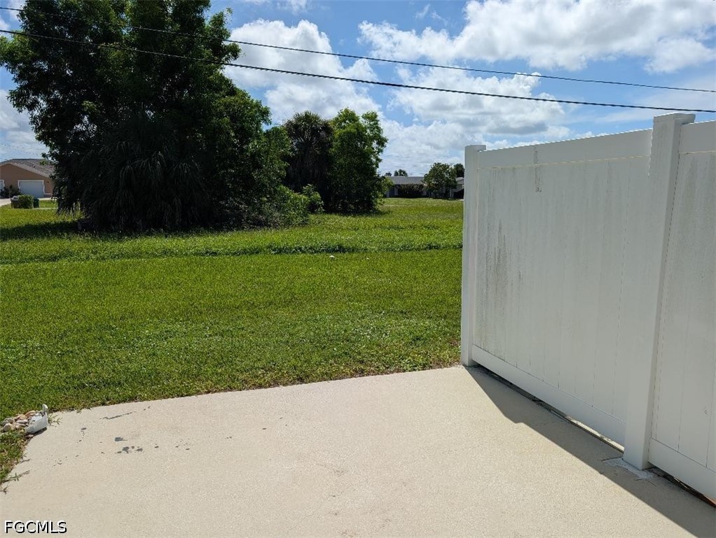 3 Bed Duplex for Sale in Cape Coral, photo 10