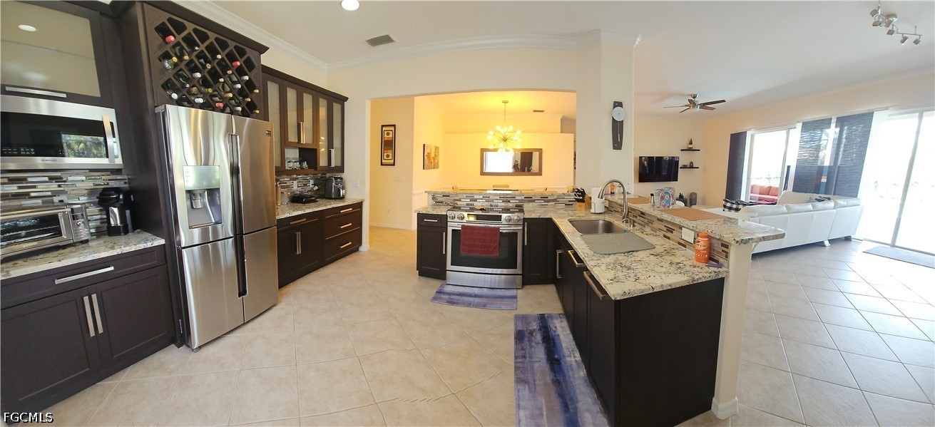 2 Bed Pool Home for Sale in Westminster, photo 10