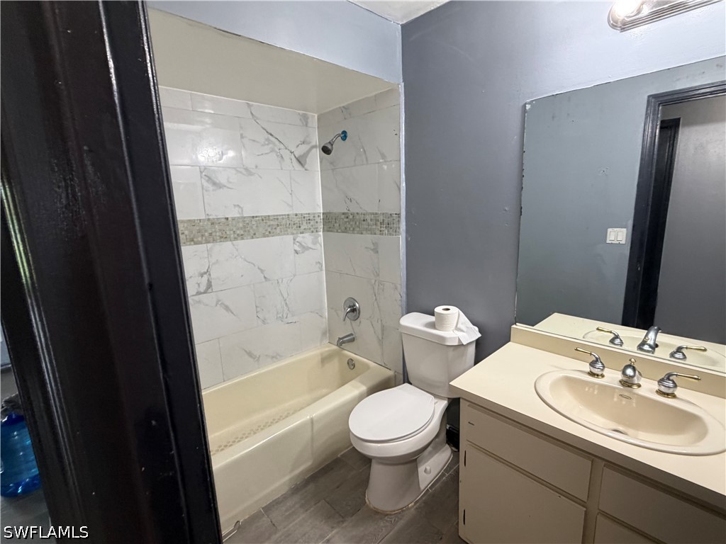 3 Bed SingleFamilyResidence for Sale in Lehigh Acres, photo 10