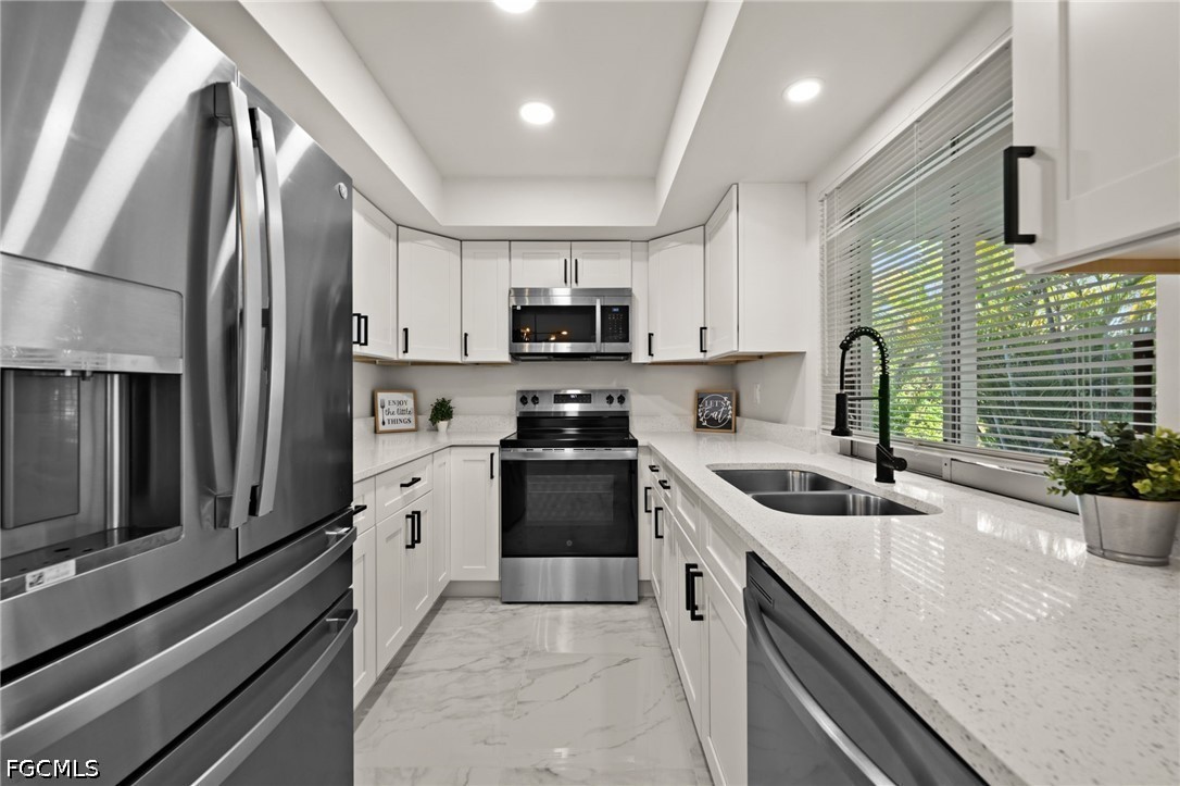 3 Bed SingleFamilyResidence for Sale in Cape Coral, photo 10