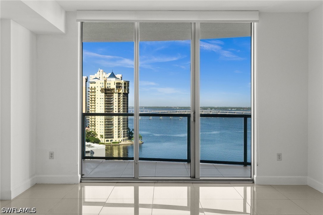 2 Bed Waterfront Home for Sale in Oasis, photo 10