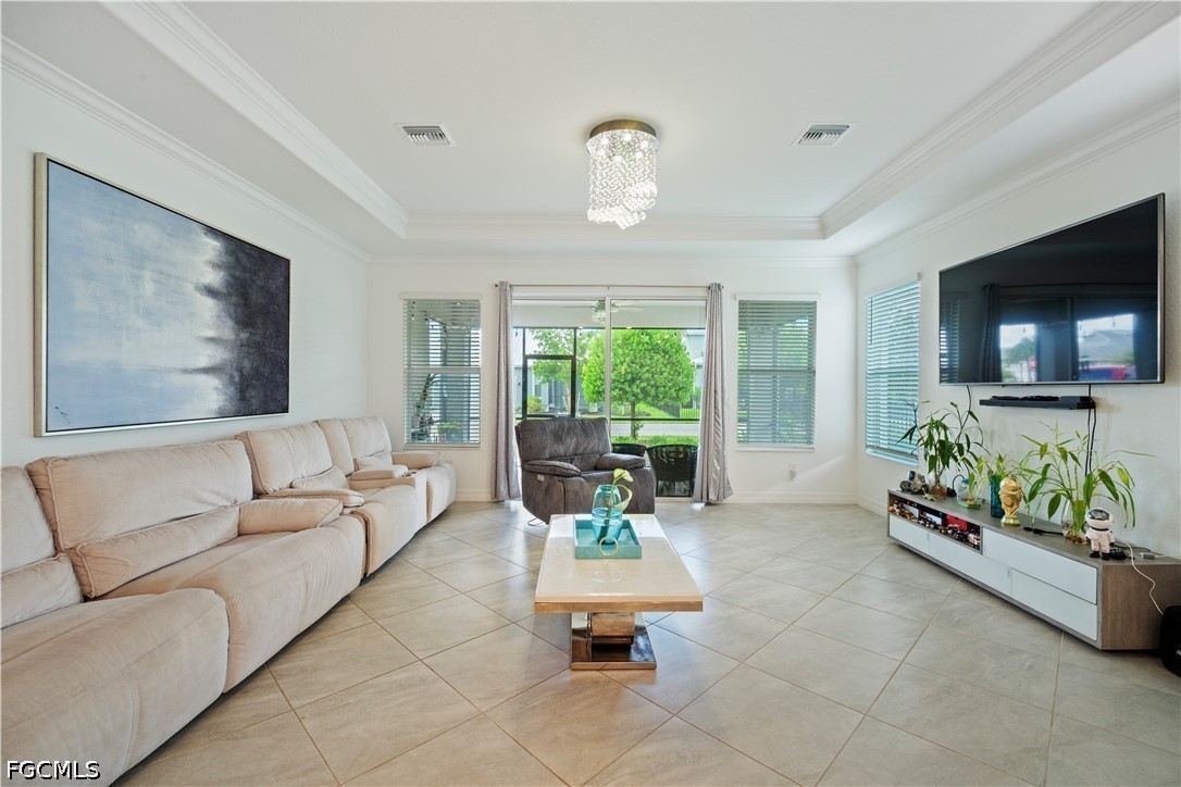 5 Bed SingleFamilyResidence for Sale in Lake Timber, photo 10