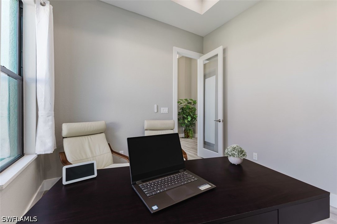 3 Bed SingleFamilyResidence for Sale in Cape Coral, photo 10
