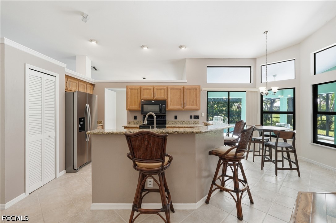 3 Bed Pool Home for Sale in Palmlee Park, photo 10